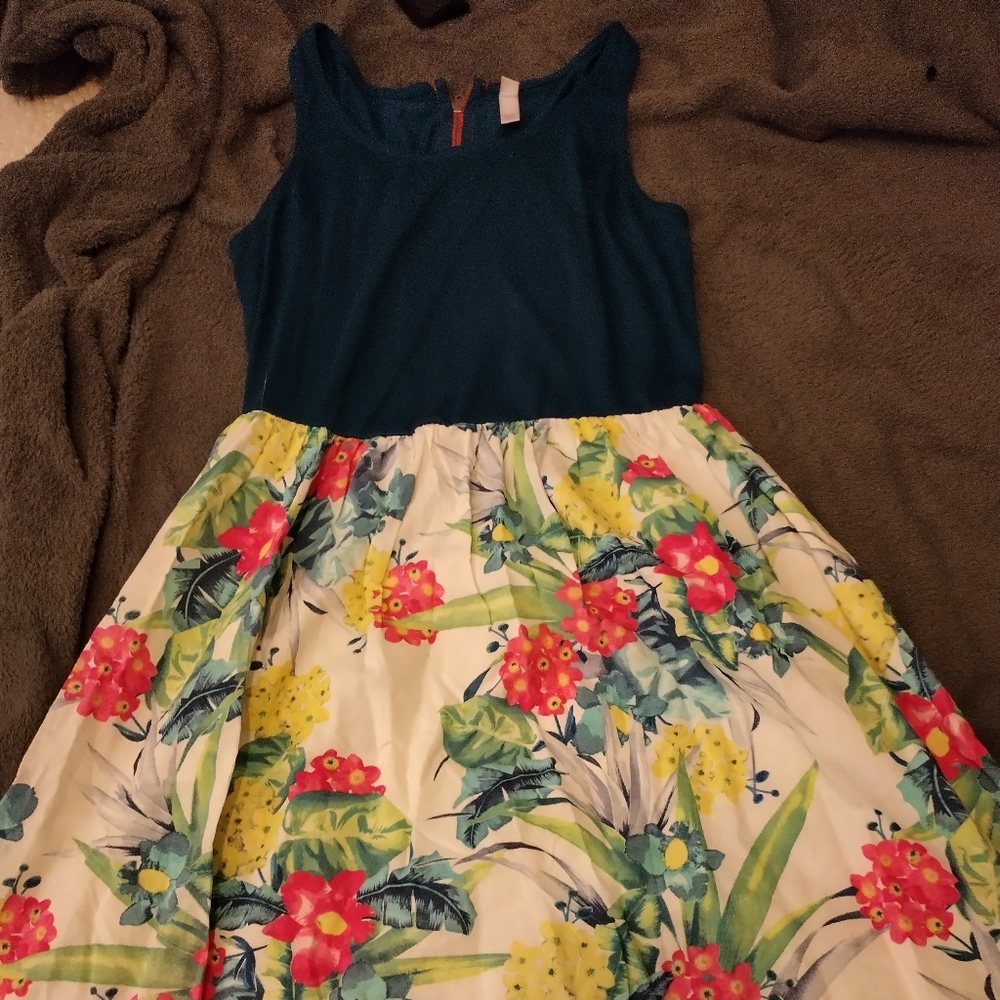 Woman's cute summer dress size medium